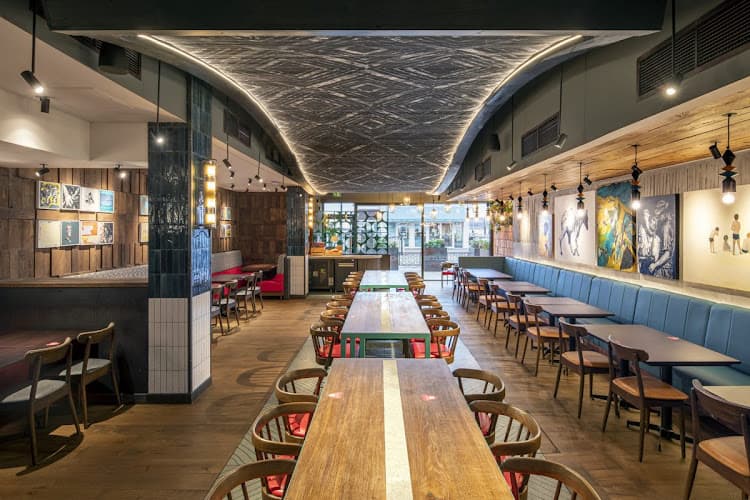 Nando's Cardiff - Mermaid Quay