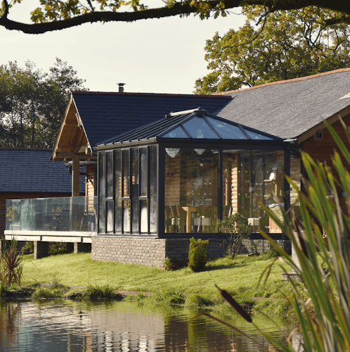 Rhodri's by the Lake